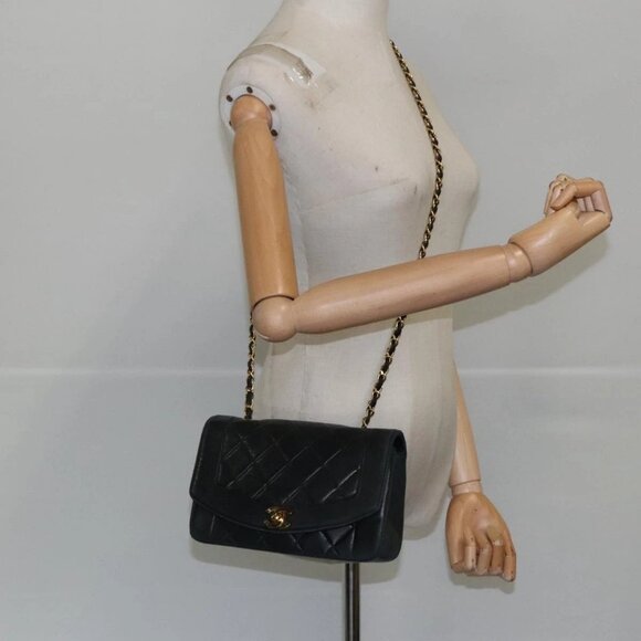 CHANEL Matelasse Chain Shoulder Bag Lamb Skin Black Gold CC Auth 97459 - Picture 14 of 16